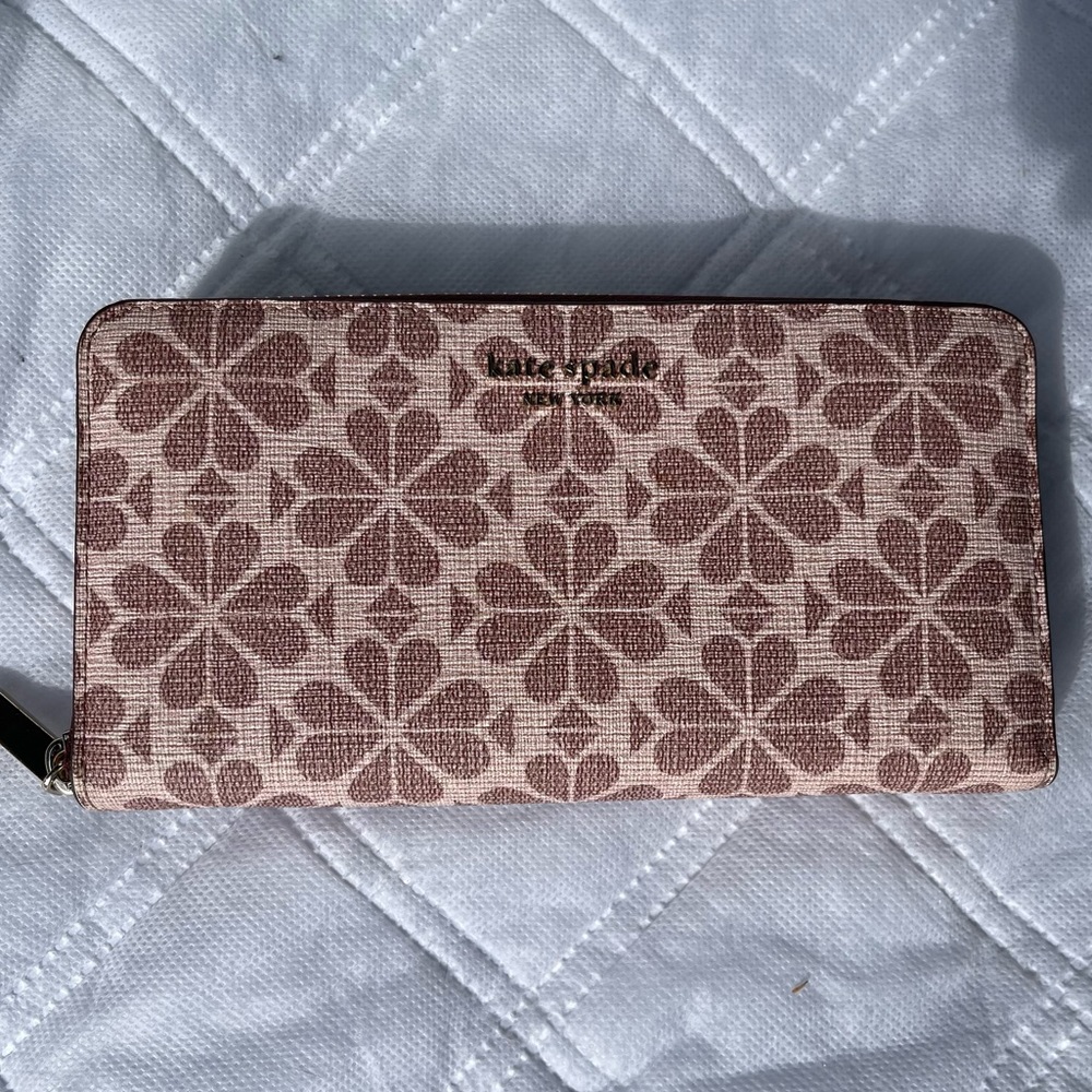 kate spade large wallet. Used like new!
